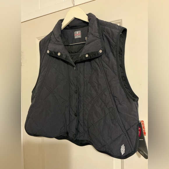 Free People FP Movement $128 Quin Quilted Puffer Vest Primaloft Black Athletic - Picture 6 of 8